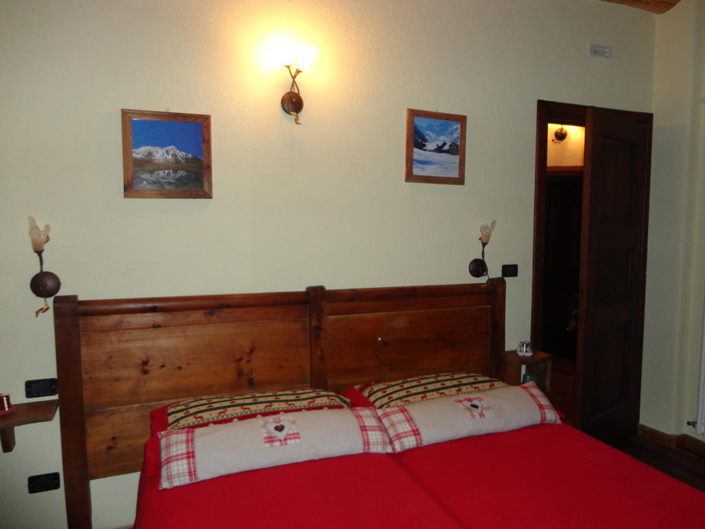 Bed and Breakfast Les Chevreuils Интрод Номер фото